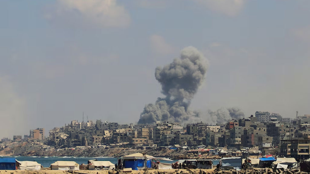 গাজা সিটির প্রবেশপথে ইসরায়েলি ট্যাংক, ইন্টারনেট–মোবাইল সেবা বন্ধ