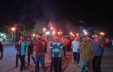 চবি ও বাকৃবিতে হামলার প্রতিবাদে শাবিতে মশাল মিছিল