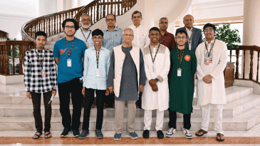 আন্তর্জাতিক অলিম্পিয়াডে পদকজয়ী ছয় শিক্ষার্থী প্রধান উপদেষ্টা অধ্যাপক ড. মুহাম্মদ ইউনূসের সঙ্গে সাক্ষাৎ