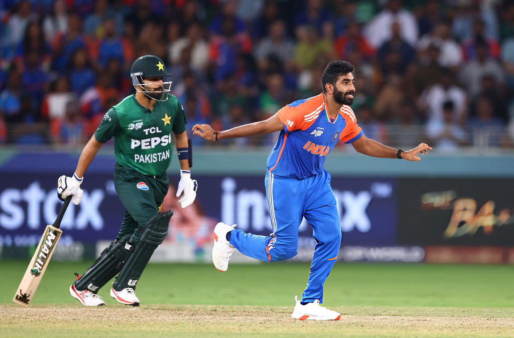 ফাইনালে রউফকে আউট করে বিমান ধসের ইঙ্গিত দিলেন বুমরা