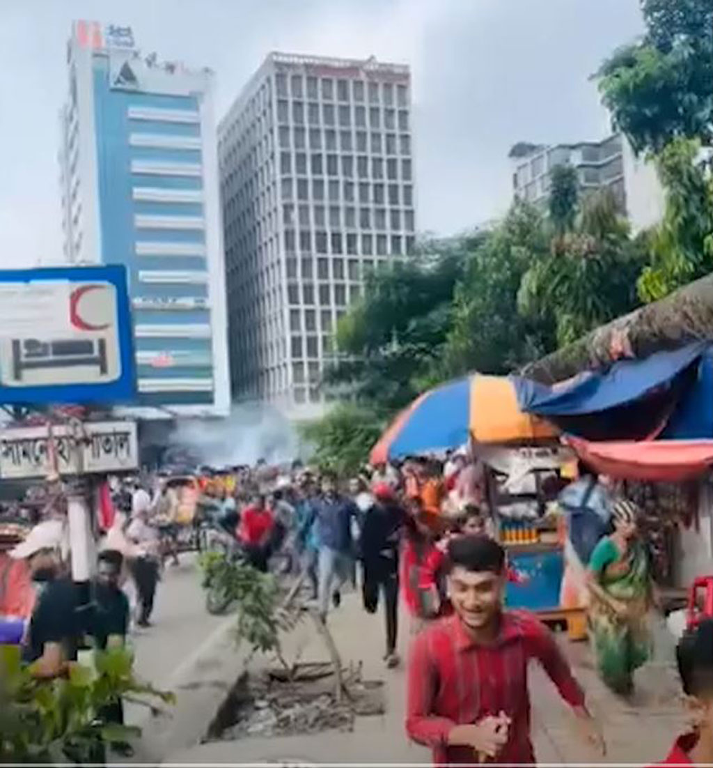 শ্যামলীতে ঝটিকা মিছিলে ককটেল বিস্ফোরণ, আওয়ামী লীগের ৫ নেতা-কর্মী গ্রেপ্তার