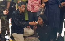 চবি শিক্ষার্থীদের ৫২ ঘণ্টা অনশন শেষে উপাচার্যের আশ্বাসে ভাঙল অনশন
