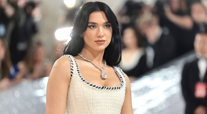 ফিলিস্তিনবিরোধী অবস্থানের কারণে এজেন্টকে বরখাস্ত করলেন ডুয়া লিপা