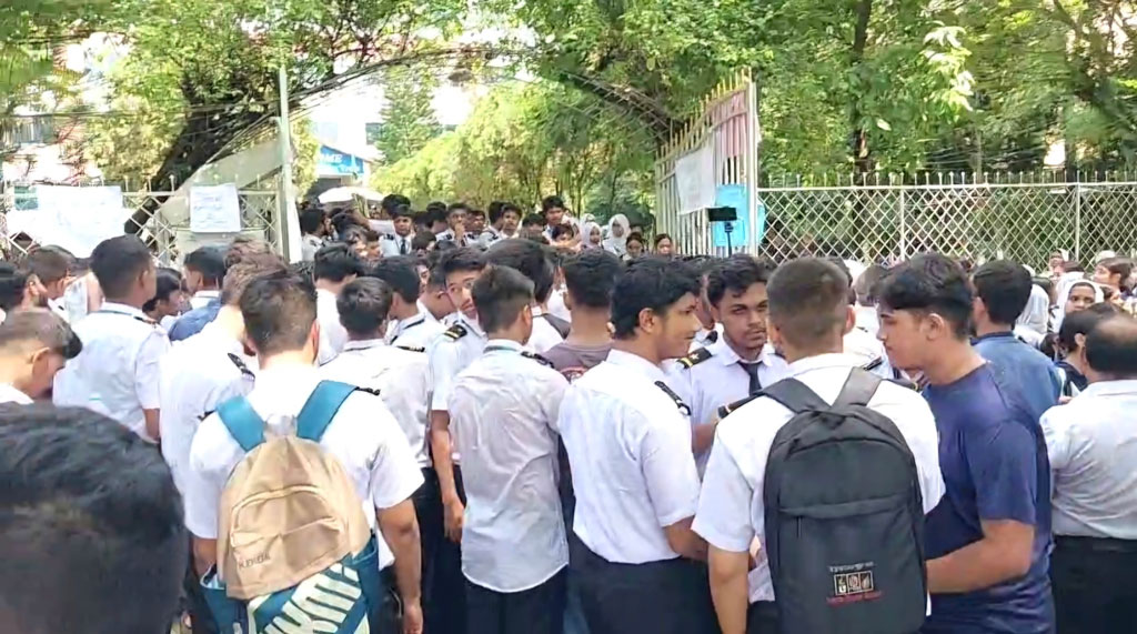 স্কলার্সহোম শিক্ষার্থীর অস্বাভাবিক মৃত্যুতে উত্তাল ক্যাম্পাস