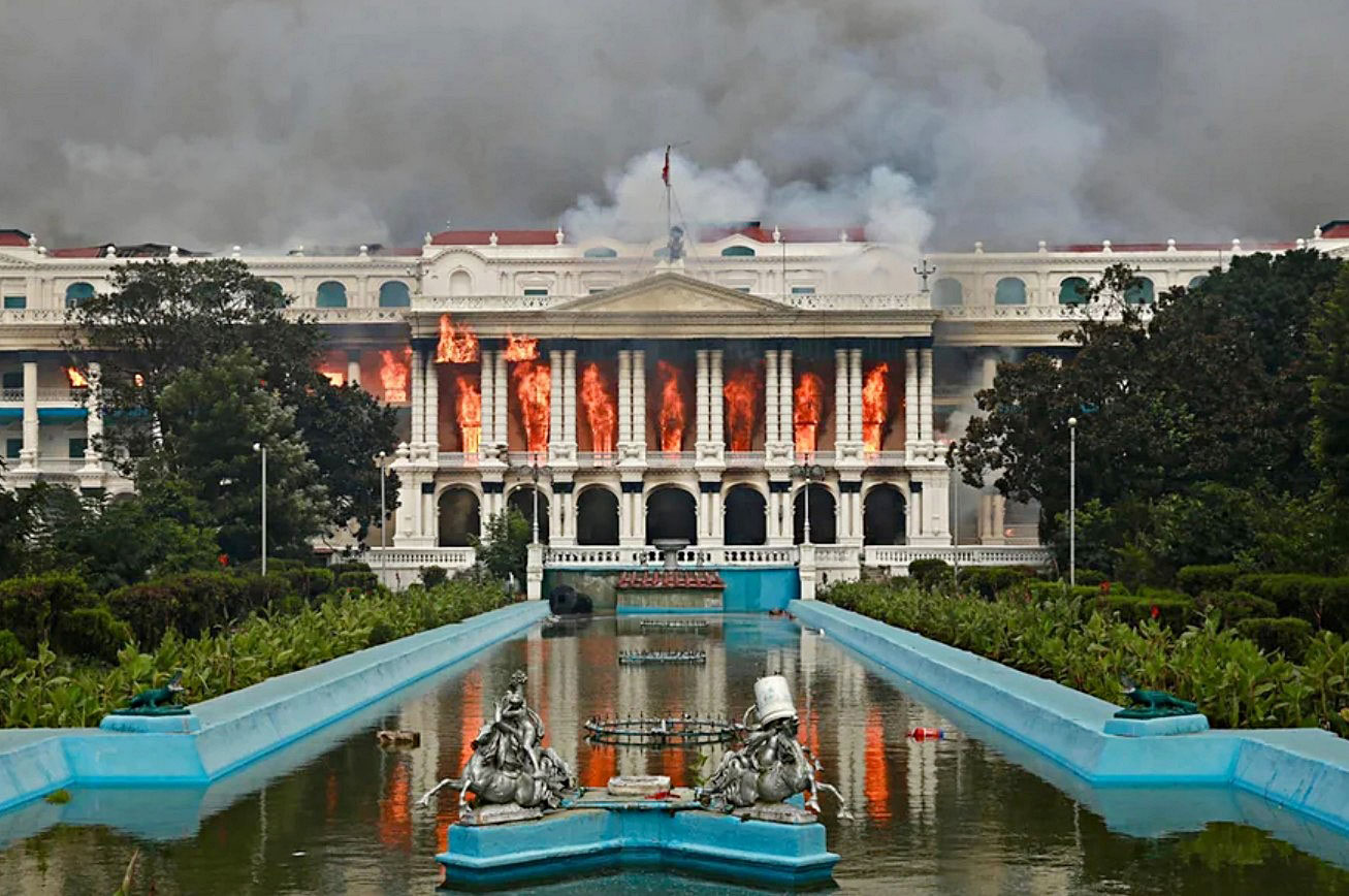 নেপালে সংসদ পুনর্বহালের দাবি রাজনৈতিক দলগুলোর