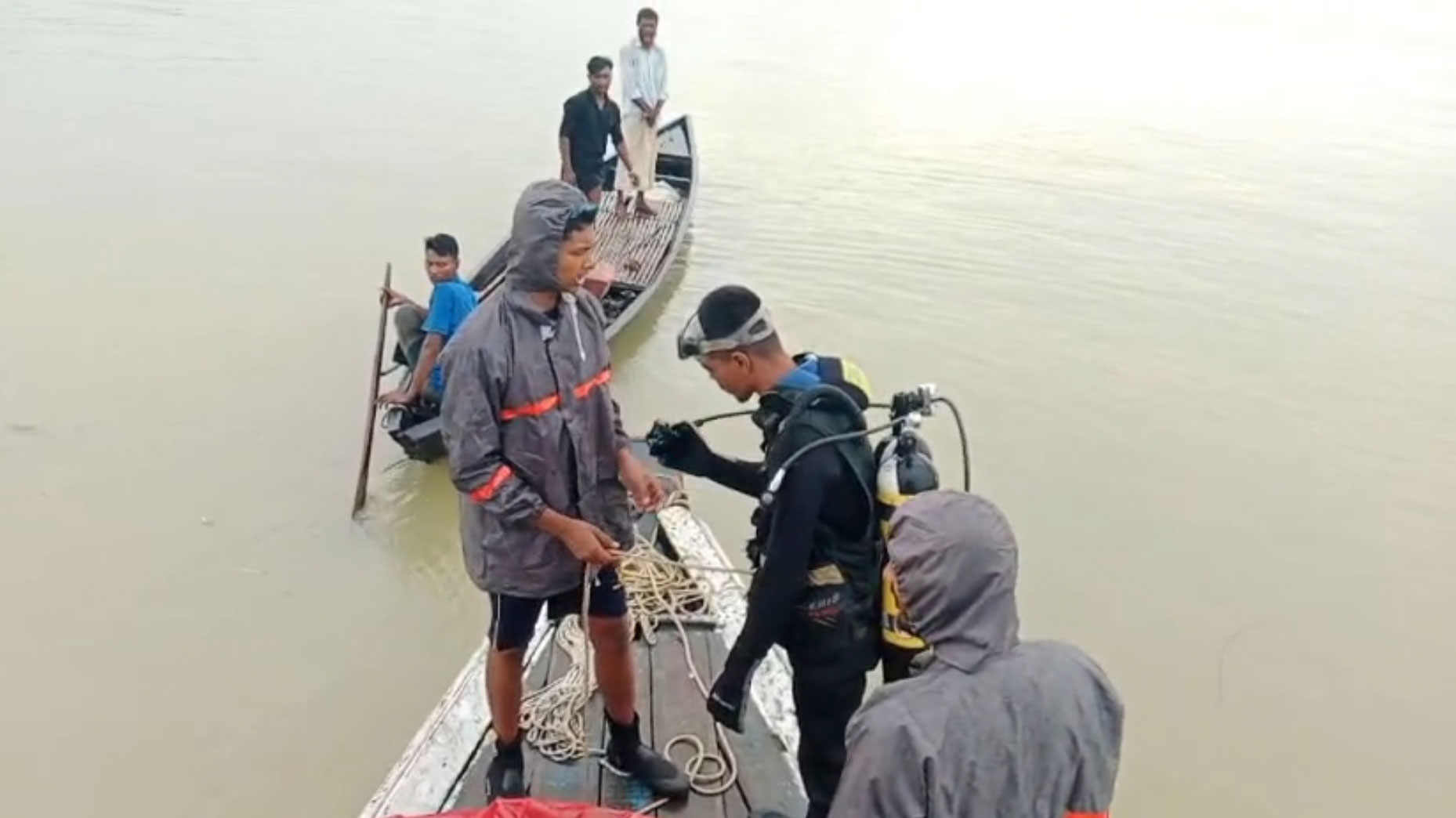 নেত্রকোনায় ধনু নদে স্পিডবোটডুবি: আরও দুজনের লাশ উদ্ধার