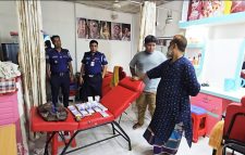 নবীনগরে বিউটি পারলারে অভিযান, জাল নোট ও অস্ত্র উদ্ধার