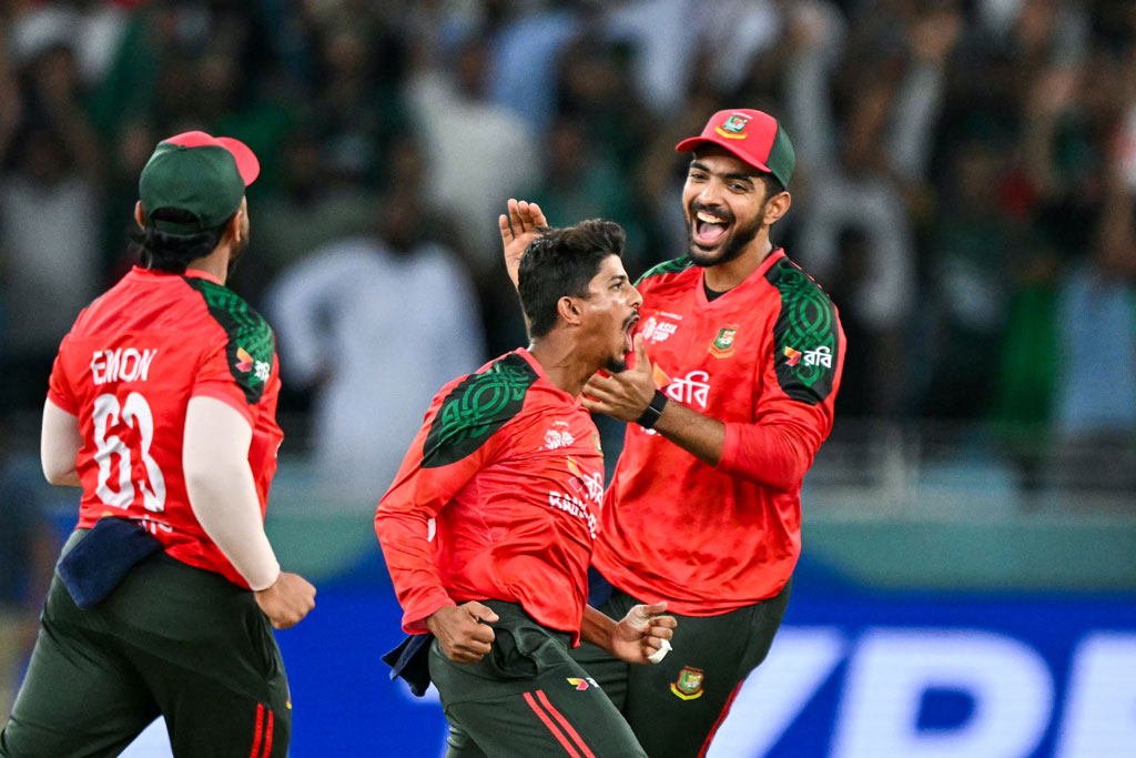 সেমিফাইনালের মতো ম্যাচে দিশেহারা পাকিস্তান, বাজিমাত বাংলাদেশি বোলারদের