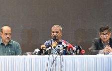 রাজনৈতিক দলগুলোর অনৈক্যে হতাশা প্রকাশ আইন উপদেষ্টা আসিফ নজরুলের