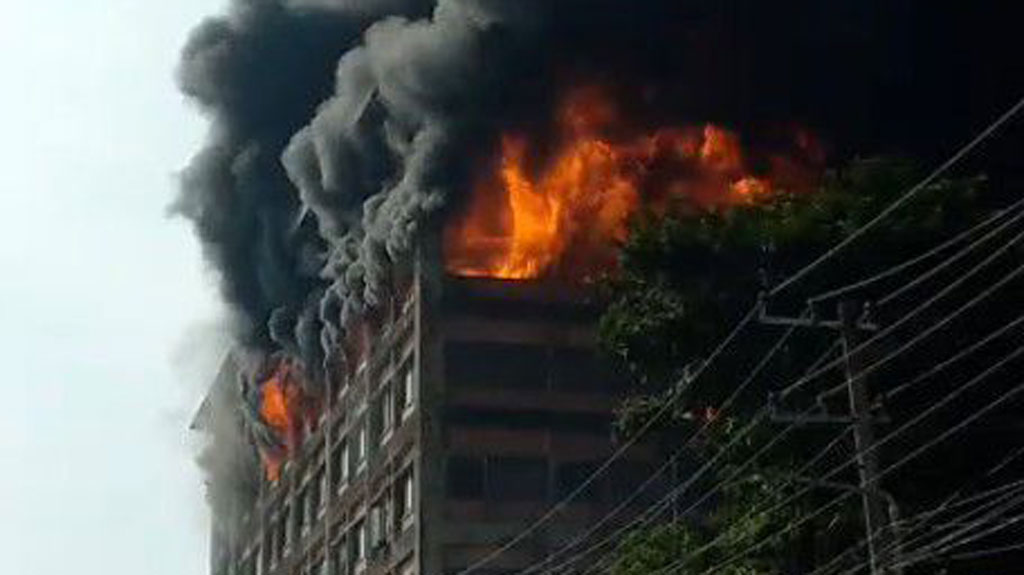 চট্টগ্রাম সিইপিজেডে তোয়ালে কারখানায় ভয়াবহ আগুন