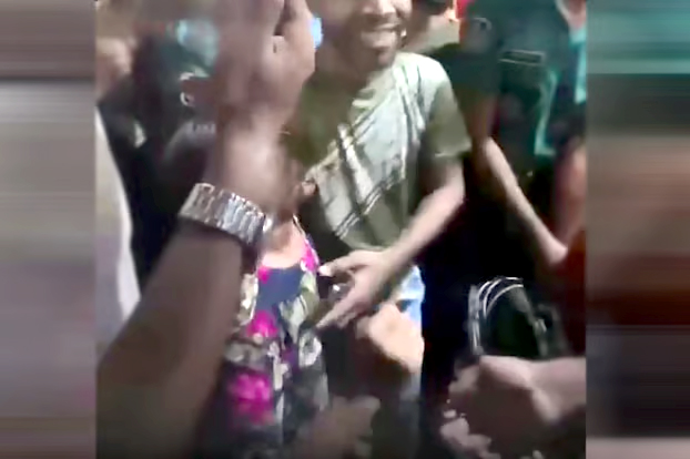 জেনেভা ক্যাম্পে গ্রেপ্তারের সময় শিশুকে চড়, ভিডিও ভাইরাল