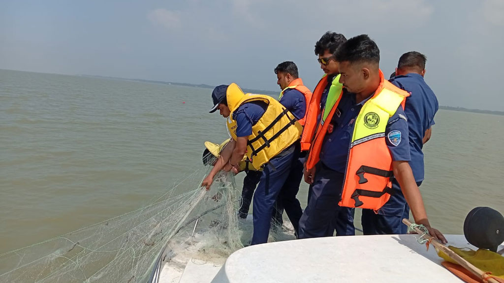 চাঁদপুরে ১১ দিনে ৬১ জেলে গ্রেপ্তার