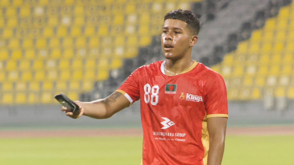 বসুন্ধরা কিংস ঘরের মাঠে ফর্টিসকে ২-১ গোলে হারিয়ে ঘুরে দাঁড়াল