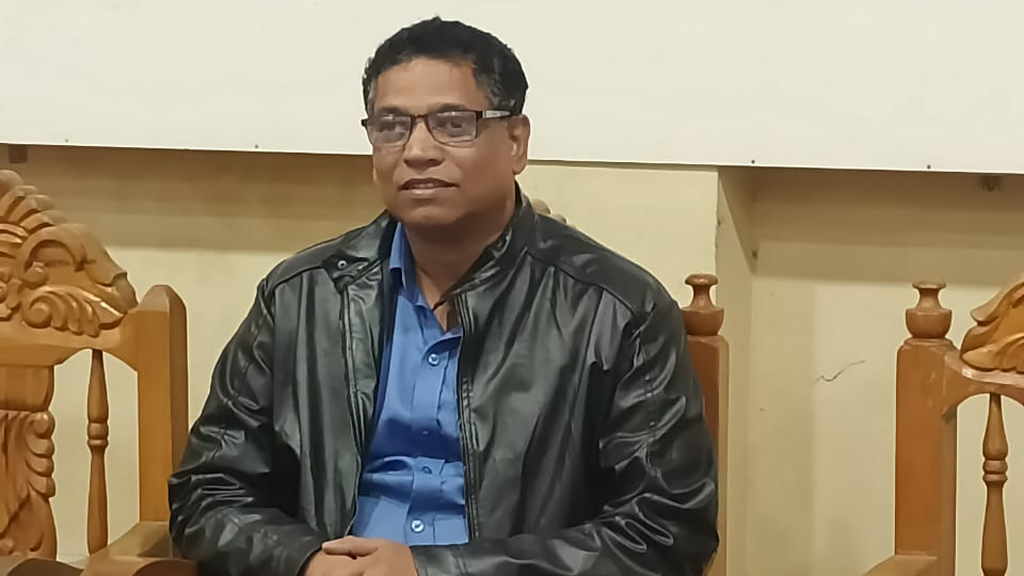 সীতাকুণ্ডে সাংবাদিক লিটন চৌধুরীর ওপর হামলা, আহত সাংবাদিক ও পরিবার