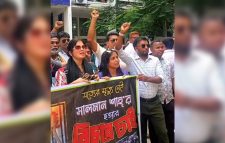 সালমান শাহ হত্যা মামলার বিচারের দাবিতে ভক্তদের মানববন্ধন