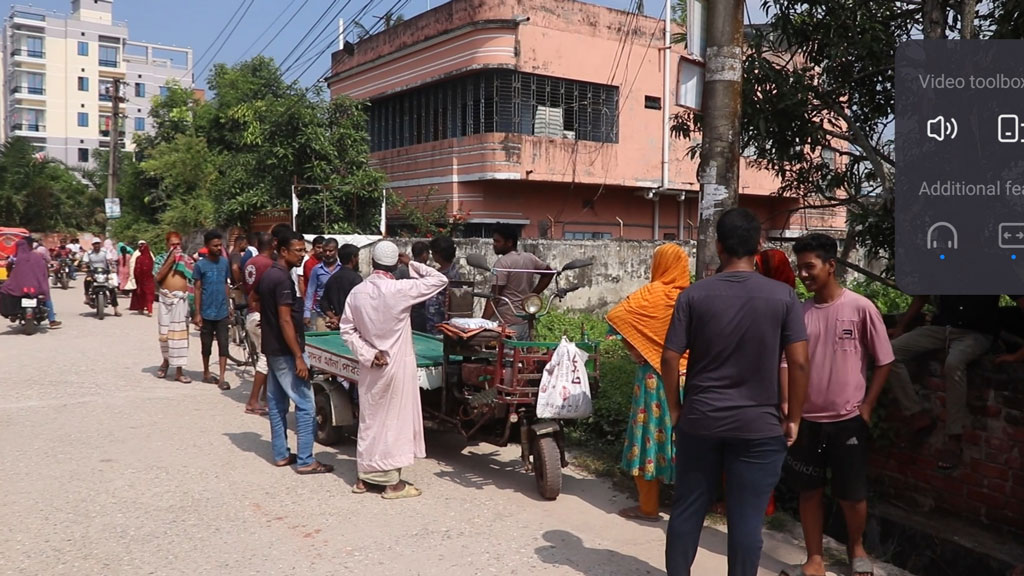পাবনায় ডোবা থেকে অজ্ঞাত যুবকের অর্ধগলিত মরদেহ উদ্ধার