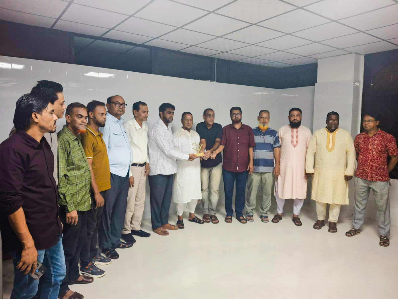 নজিবুর রহমান নজিবের সাথে সিলেট জেলা তাঁতীদলের সৌজন্যে সাক্ষাৎ