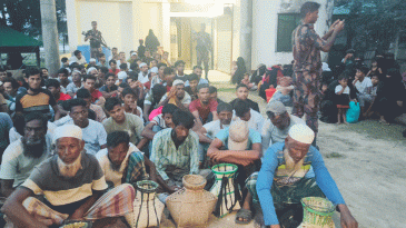 উখিয়া-টেকনাফে ক্যাম্পের বাইরে আসায় ১৭০ রোহিঙ্গা আটক