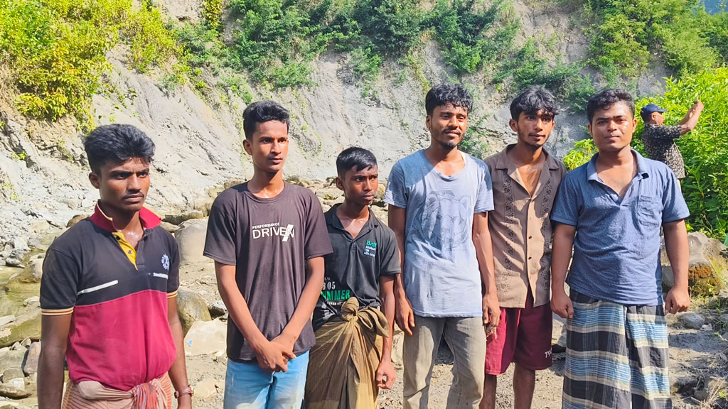 টেকনাফে মানব পাচার চক্রের সদস্য গ্রেপ্তার, পাহাড় থেকে ৬ জিম্মি উদ্ধার