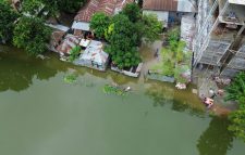টানা বৃষ্টিতে জলাবদ্ধ সিরাজগঞ্জের তাড়াশ পৌর শহর