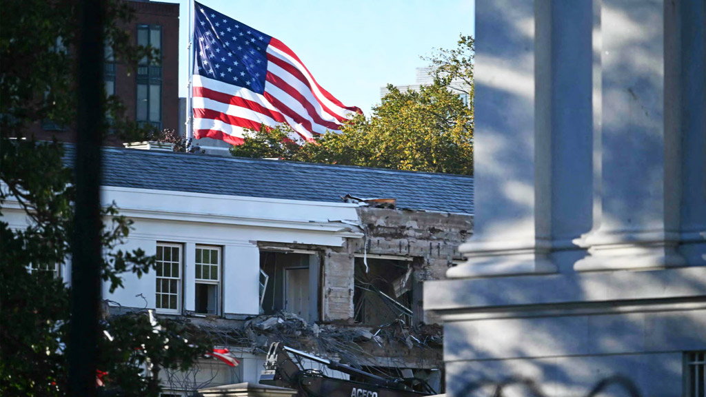 হোয়াইট হাউসে ট্রাম্পের নতুন বলরুম নির্মাণ, অর্থ আসছে গোপন দাতাদের কাছ থেকে