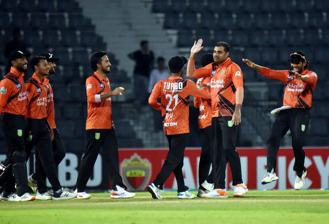 টানা চতুর্থ জয়ে শীর্ষে খুলনা