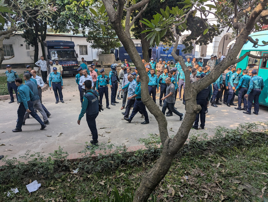 টিএফআই–জেআইসি সেলে গুম-নির্যাতন মামলায় শেখ হাসিনাসহ অভিযুক্তদের অভিযোগ গঠনের শুনানি ৩ ও ৭ ডিসেম্বর