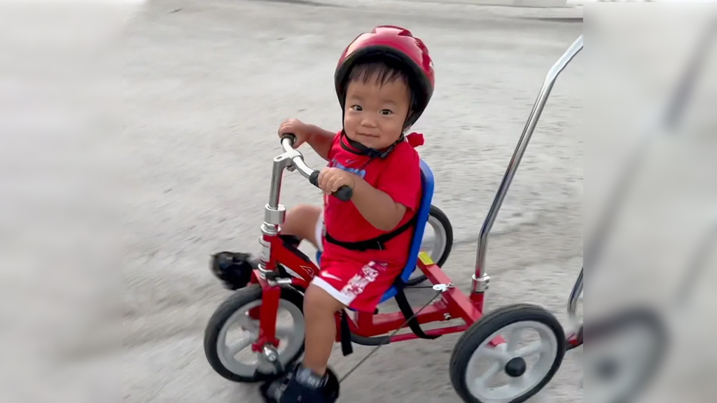 বিরল জিনগত রোগ জয় করে স্বাভাবিক জীবনে ফিরছে তিন বছরের অলিভার