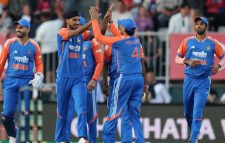অজিদের হারিয়ে টি-টোয়েন্টিতে জয়ের দেখা পেল ভারত