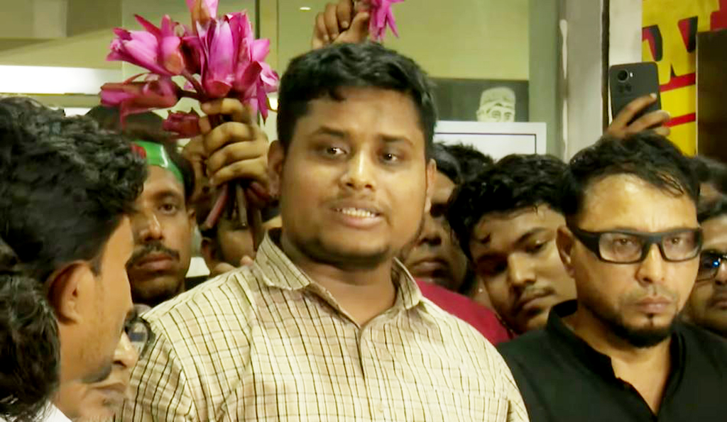 কুমিল্লা-৪ আসনে এনসিপির মনোনয়ন নিলেন হাসনাত আবদুল্লাহ