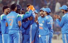 ওয়ানডে সিরিজে ভারতের দারুণ শুরু, দক্ষিণ আফ্রিকাকে ১৭ রানে হারালো রাহুলরা