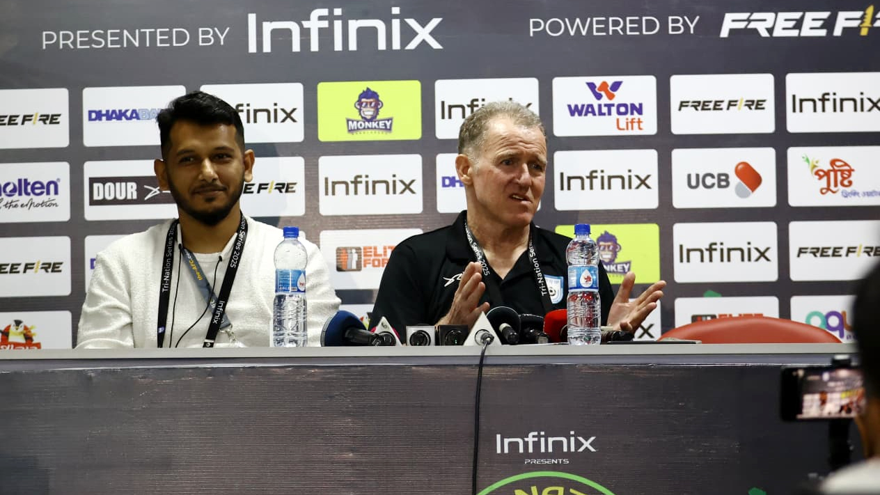 ত্রিদেশীয় সিরিজে হারের পর রাগান্বিত বাংলাদেশ নারী দলের কোচ পিটার বাটলার