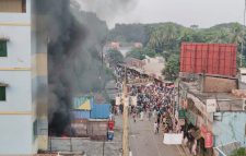 বোয়ালমারীতে বিএনপির দুই পক্ষের সংঘর্ষে কার্যালয়ে অগ্নিসংযোগ