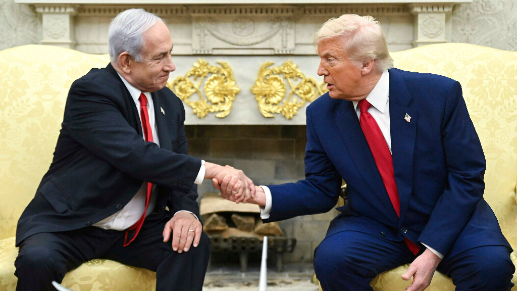 নেতানিয়াহুর ‘পূর্ণ ক্ষমা’ চেয়ে ইসরায়েলি প্রেসিডেন্টকে চিঠি ট্রাম্পের