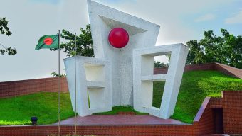 সিলেটের কেন্দ্রীয় শহীদ মিনারে সোসাইটি অব জাতীয় গণমাধ্যম কমিশন’র শ্রদ্ধা নিবেদন