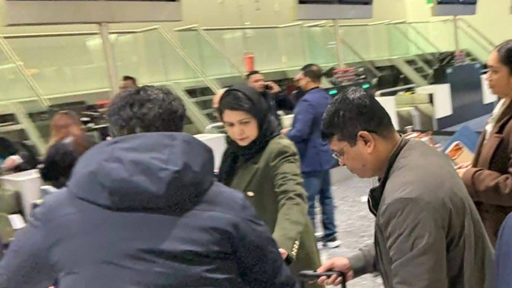 খালেদা জিয়ার চিকিৎসার জন্য লন্ডনে যেতে জুবাইদা রহমানের ঢাকামুখী যাত্রা