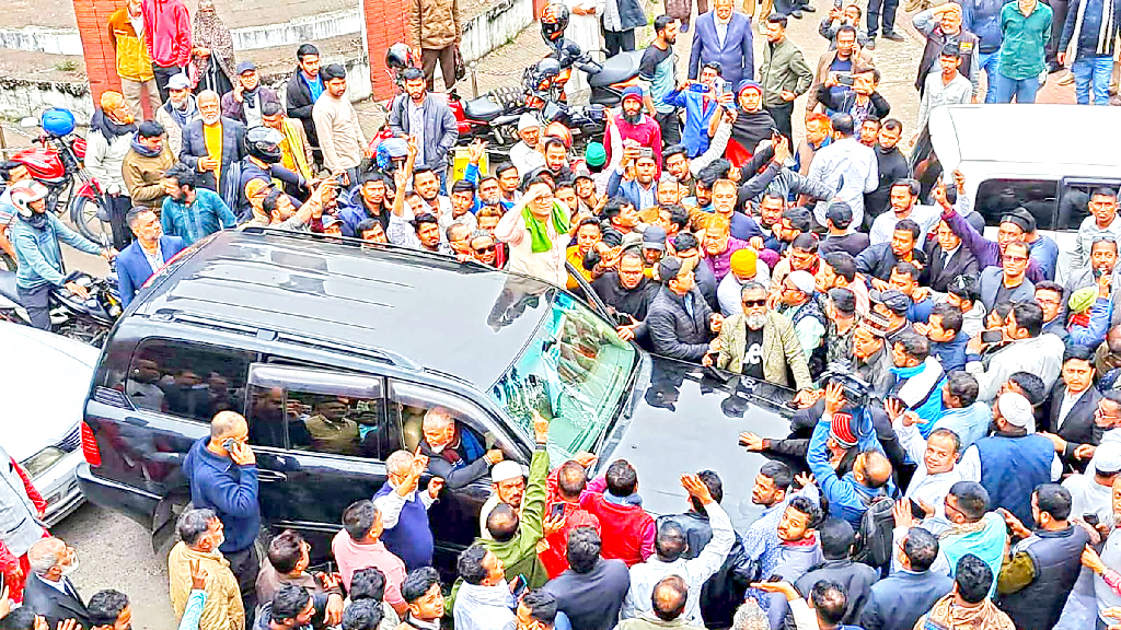 চট্টগ্রাম-১০ আসনে বিএনপি প্রার্থীর বিরুদ্ধে আচরণবিধি লঙ্ঘনের অভিযোগ