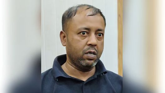 ঢাকায় যুগ্ম সচিবকে সরকারি গাড়িতে জিম্মি করে ছয় লাখ টাকা দাবির অভিযোগ, চালক গ্রেপ্তার