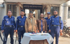 নাটোরে মাদক কারবারি অভিযোগে দম্পতিসহ তিনজন গ্রেপ্তার