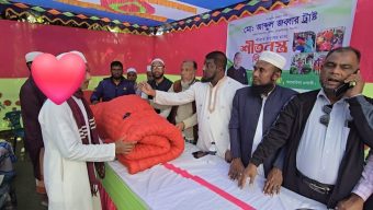 আব্দুল জব্বার ট্রাস্টের উদ্যোগে শীতার্তদের মাঝে শীতবস্ত্র বিতরণ
