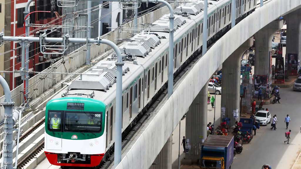 চাকরি বিধিমালা বাস্তবায়নে আশ্বাস, আন্দোলন স্থগিত; রাত থেকেই মেট্রোরেল চলাচল স্বাভাবিক