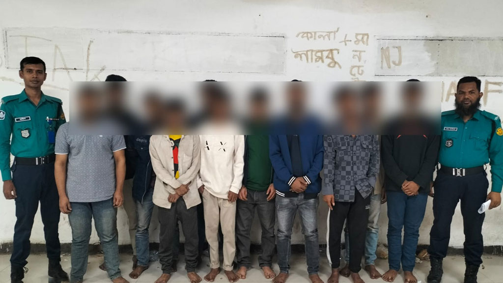 মোহাম্মদপুরে বিশেষ অভিযানে ১৩ জন গ্রেপ্তার