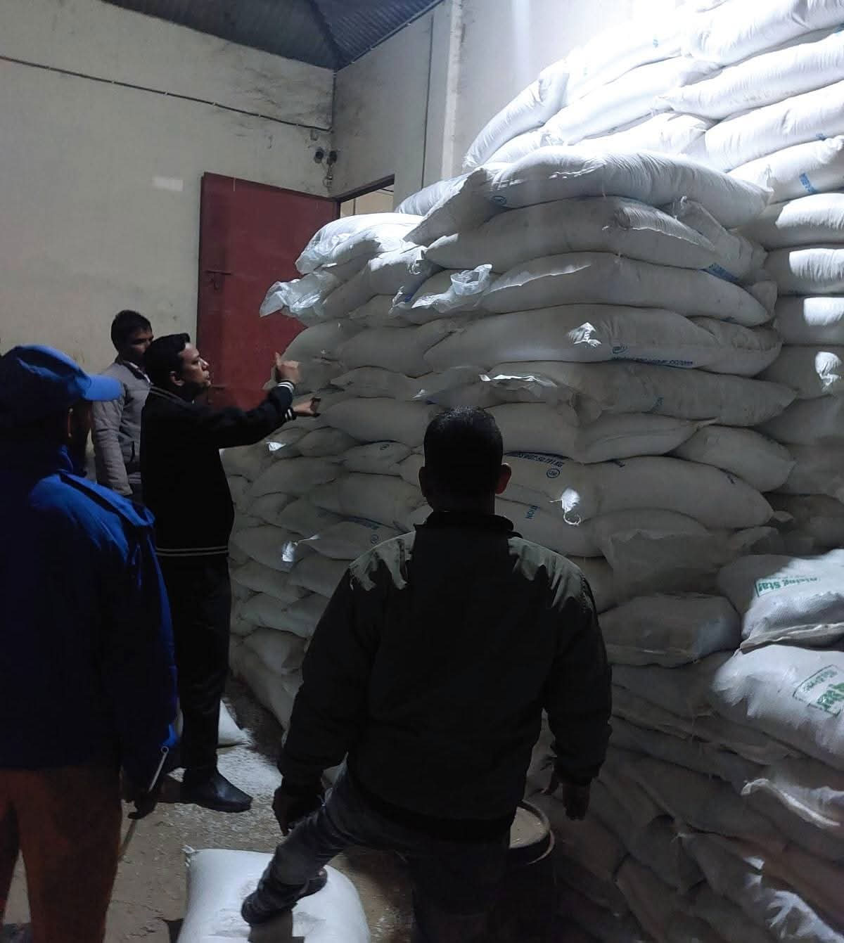 ঠাকুরগাঁওয়ে অবৈধভাবে সার মজুত, কীটনাশক ব্যবসায়ীকে কারাদণ্ড ও জরিমানা