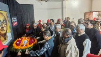 ফুলেল শ্রদ্ধায় কমরেড অমল সেনকে স্মরণ: তোপখানা রোডে বিভিন্ন দলের শ্রদ্ধাঞ্জলি