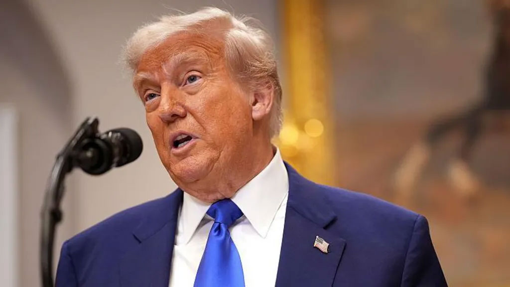 ‘গ্রিনল্যান্ডের প্রতিরক্ষায় আছে মাত্র দুটি কুকুরের স্লেজ’: ট্রাম্প