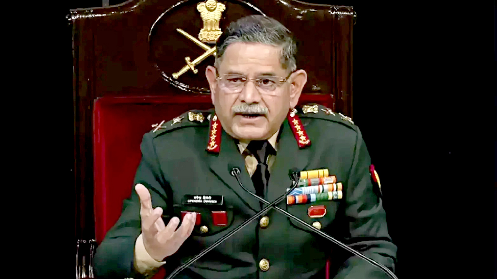 বাংলাদেশ পরিস্থিতির ওপর নিবিড় নজর ভারতের, ভুল-বোঝাবুঝি এড়াতে নিয়মিত যোগাযোগ: জেনারেল উপেন্দ্র দ্বিবেদী