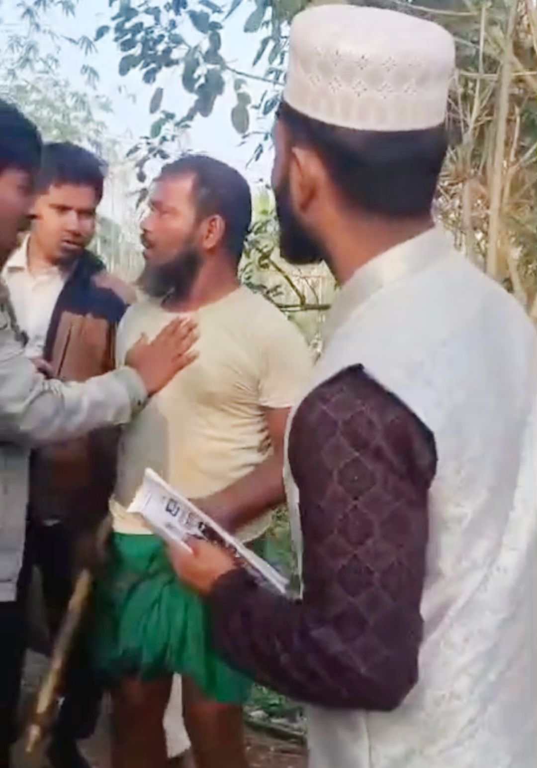 ভোলার বোরহানউদ্দিনে বিএনপি-জামায়াত সংঘর্ষ: আহত ২৫, নিয়ন্ত্রণে নৌবাহিনী