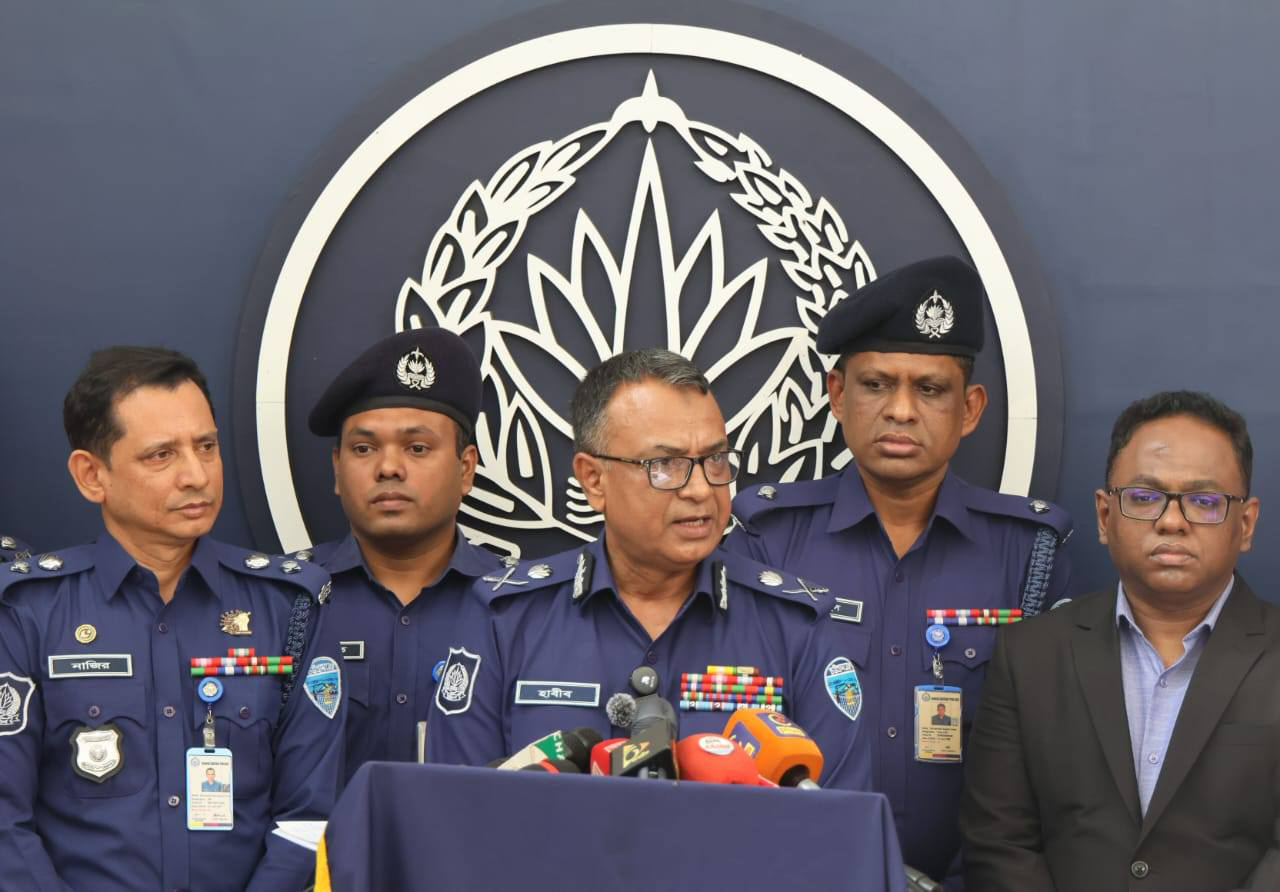 সাম্প্রদায়িক দাঙ্গা সৃষ্টির ছক: রাউজান-রাঙ্গুনিয়ায় অগ্নিসংযোগের ঘটনায় গ্রেপ্তার আরও ৬