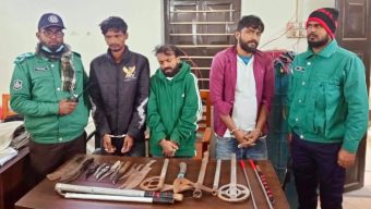 রাজশাহীতে অস্ত্রসহ ‘চাঁদাবাজ’ চান সওদাগর গ্রেপ্তার: সহযোগীসহ আটক ৩