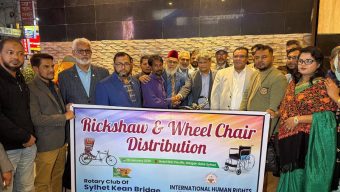স্বাবলম্বীকরণ প্রজেক্টের আওতায় রিকশা ও হুইল চেয়ার বিতরণ।